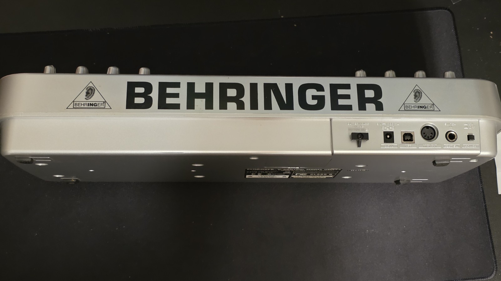 Behringer UMX-25 U-Control MIDI Interface Used Turns On