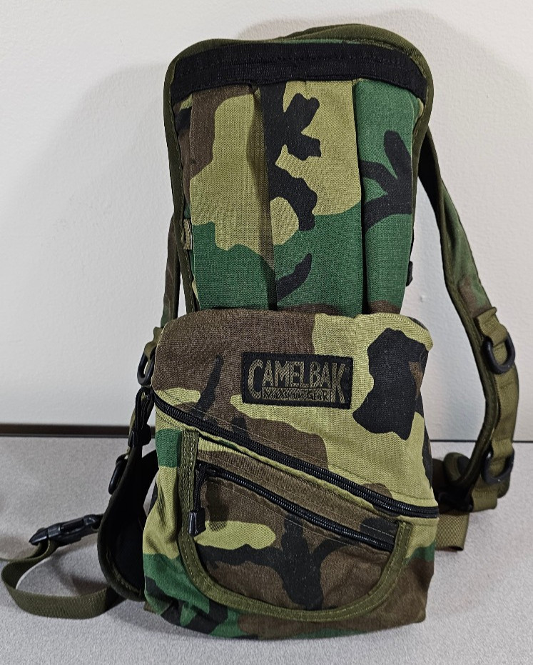 Vtg 90s CamelBak M.U.L.E. Woodland Camo Pack Shell Max Gear Made In USA Fastrak