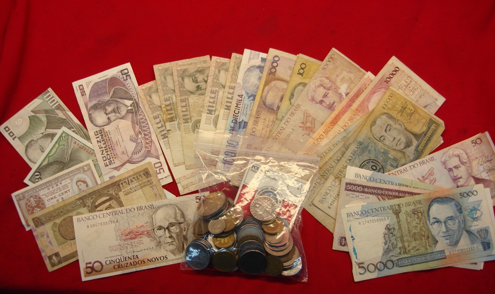 WORLD TRAVELS ACCUMULATION-COINS & CURRENCY FROM  VACATIONS OUTSIDE THE U.S.