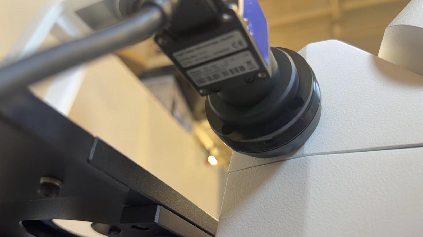Zeiss Axio Vert.A1 Inverted Fluorescence Microscope w/ Axiocam 105 & 4 Objective