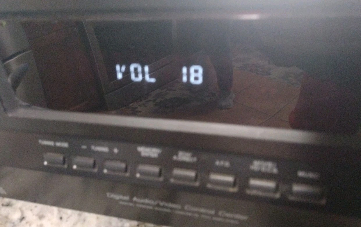 Sony STR-DH520 7.1 Multi-Channel Audio Video Stereo Receiver Powers Up Untested
