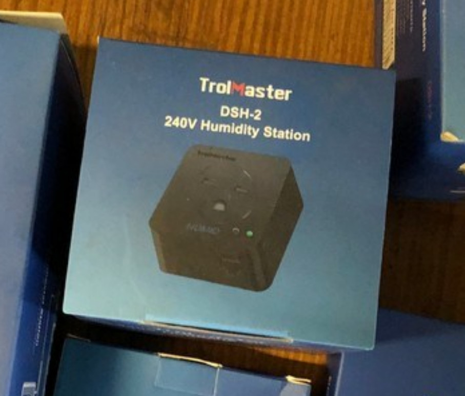 TrolMaster Hydro-x 240V Humidity Station Plug DSH-2