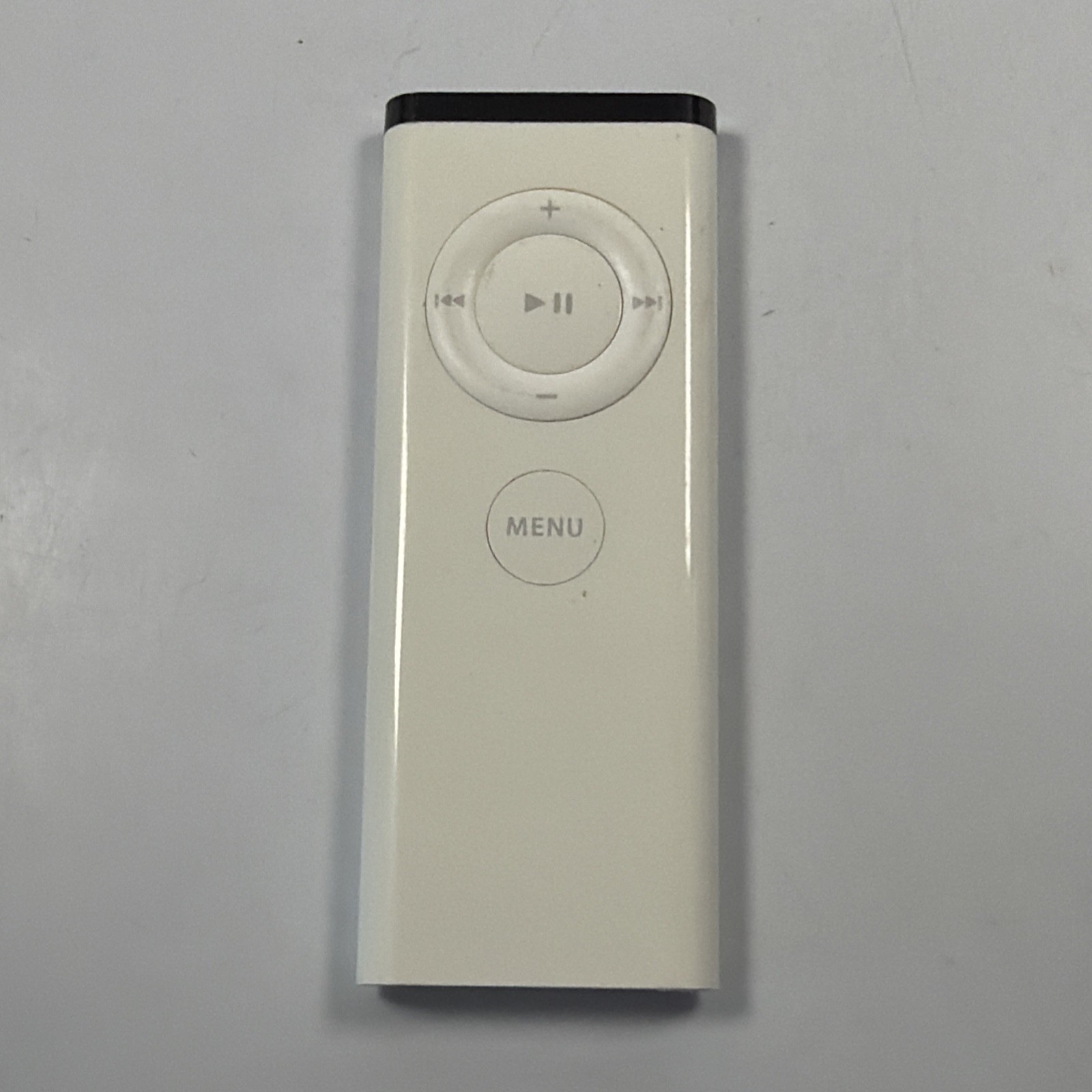 APPLE WHITE IR INFRARED REMOTE A1156 Apple TV MacBook Pro Mac Mini Oem Tested