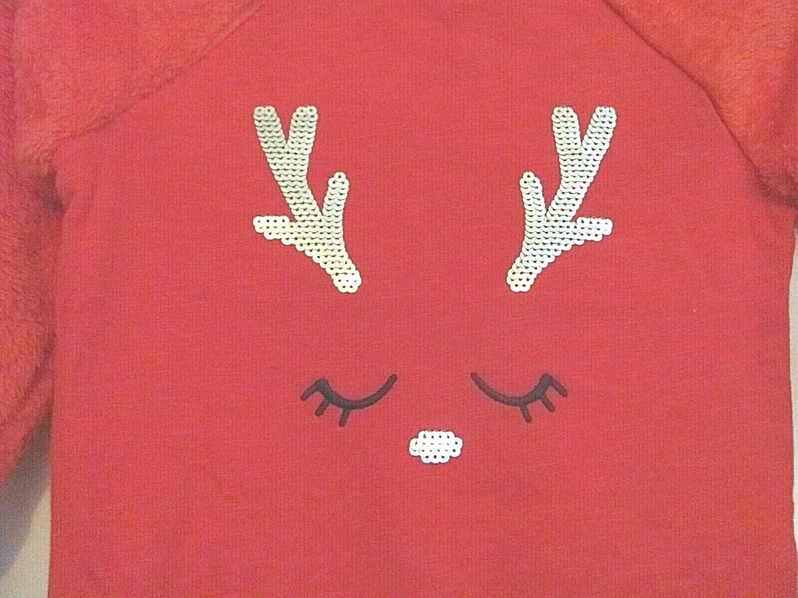 NWOT XS (4/5) GIRL'S L/S PULLOVER RED SWEATSHIRT W/ REINDEER FACE W/ SEQUIN