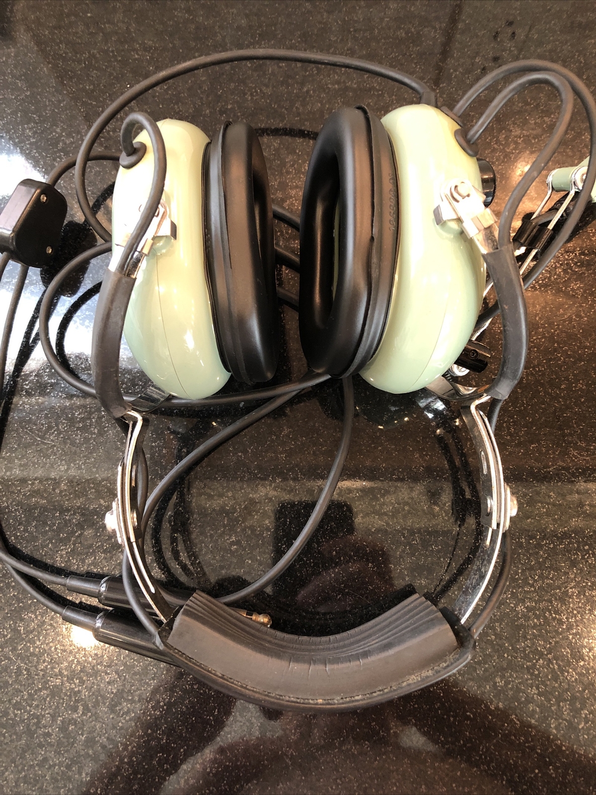 David Clark Model H10-40 Aviation Headset with M4 Microphone perfect condition