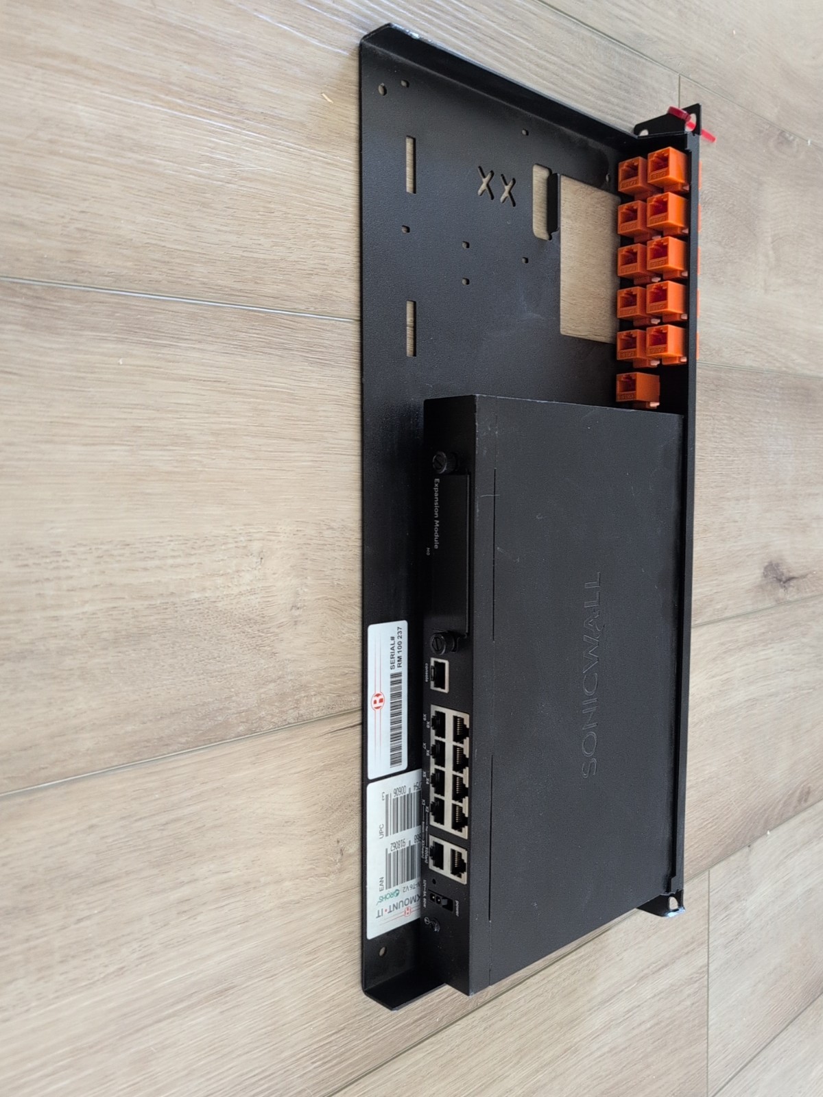 DELL SONICWALL TZ600 With Mounting Kit - selling fast