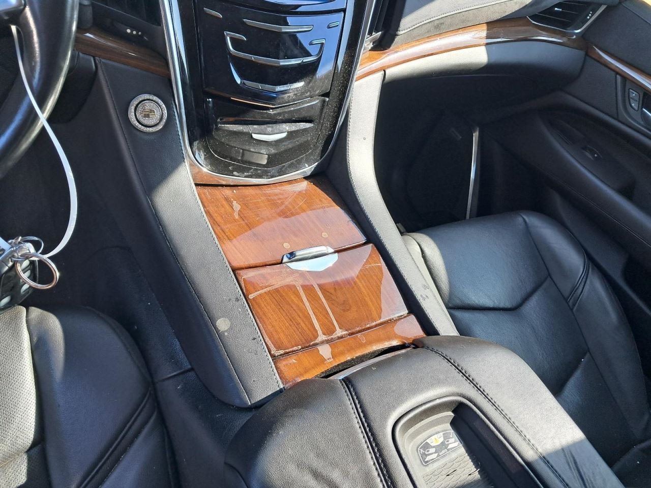 ESCALAESV 2016 Glove Box 4784424