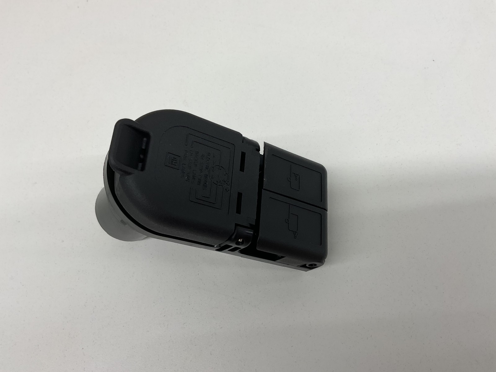 2021-2025 SILVERADO SIERRA BUMPER TRAILER RECEPTACLE W TRAILER VIEW GM 13553639