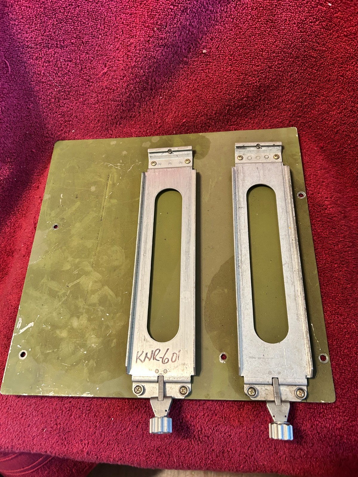 KING KNR 601 NAV RECEIVER TRAYS WITH MOUNT