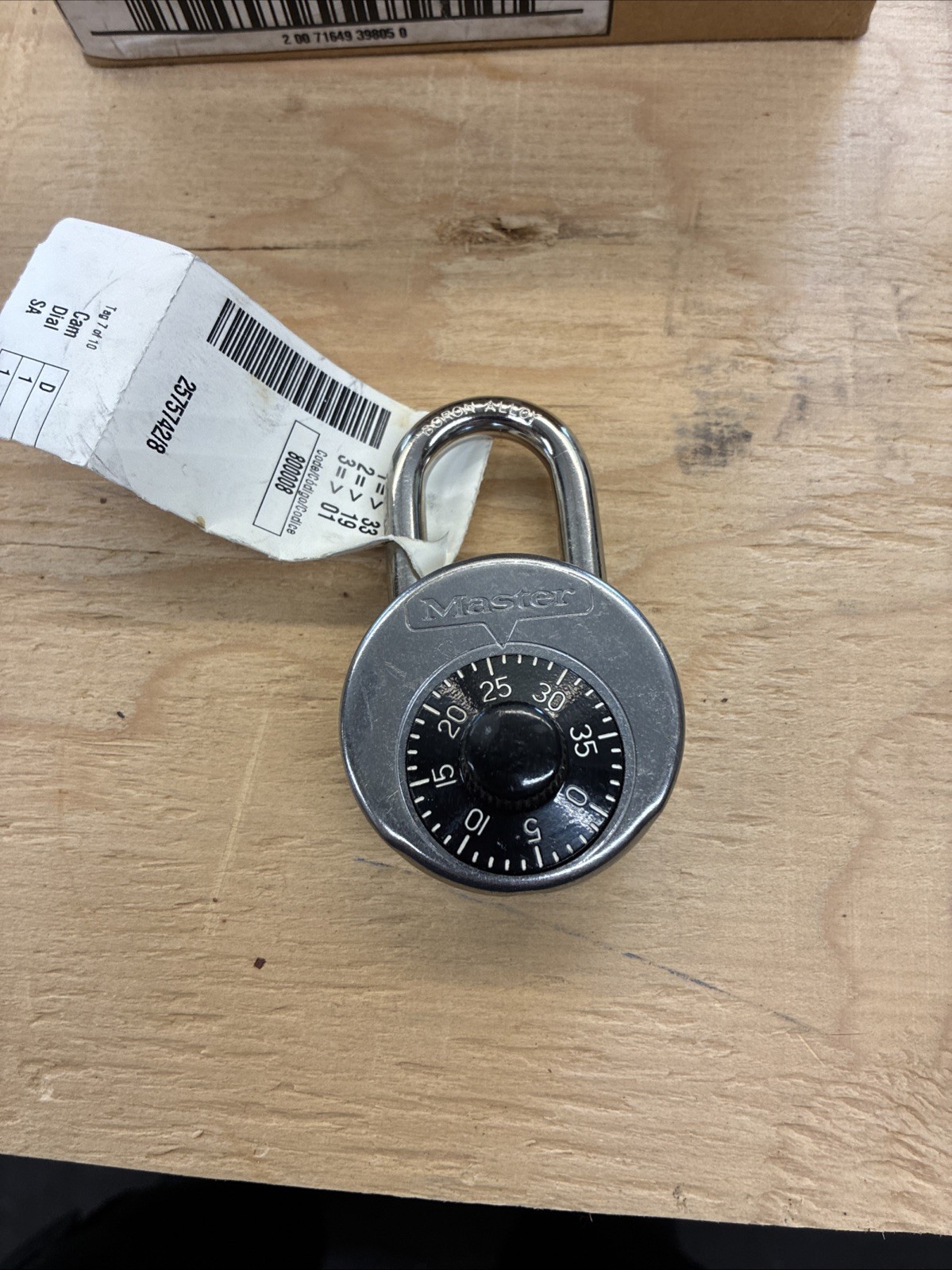 Master 2001 Heavy Duty, Dial Combination Padlock.