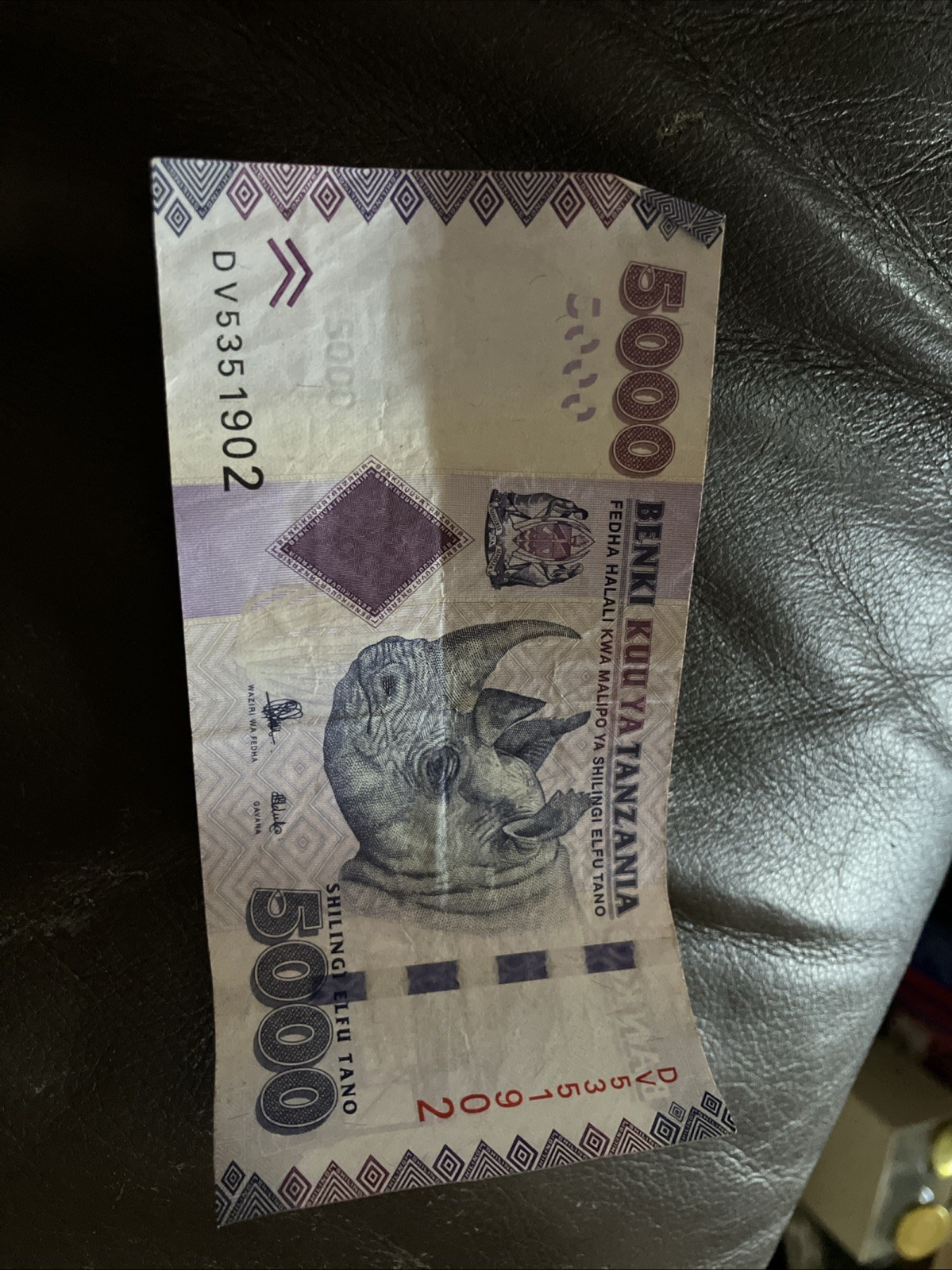 BANK OF TANZANIA 5000 SHILLINGS NOTE CURRENCY NUMBER DV5351902
