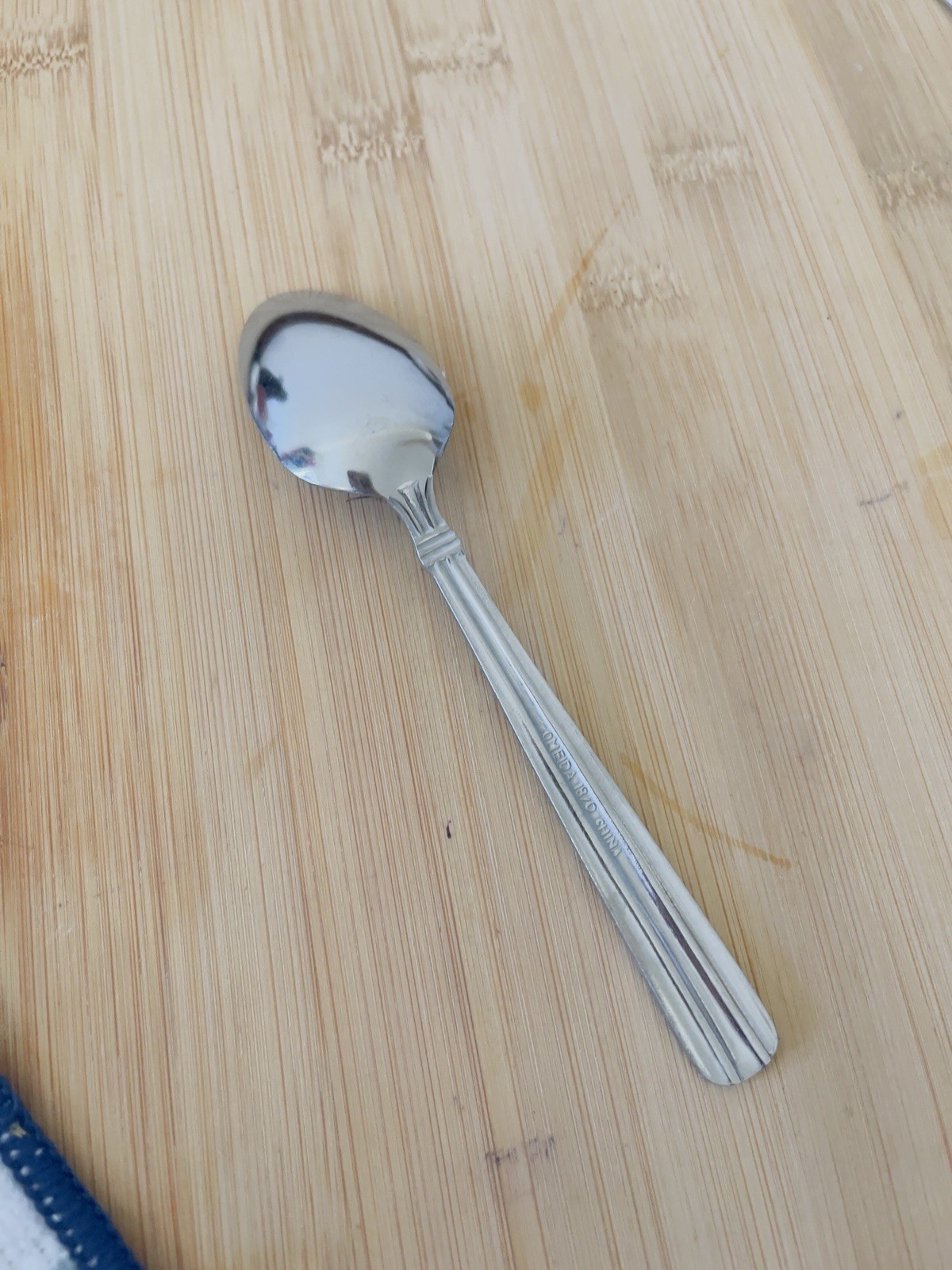 Oneida NORTH BAY Glossy Stainless Ridges Rounded Tip TEASPOON 6”