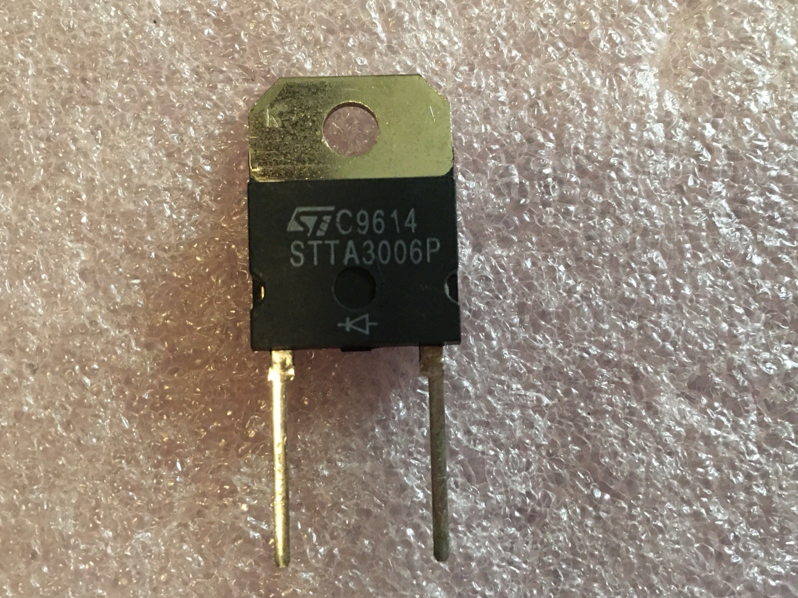 STTA3006P DIODE ARRAY 600V 30A SOD93 GENERAL PURPOSE STM (LOT OF 1)