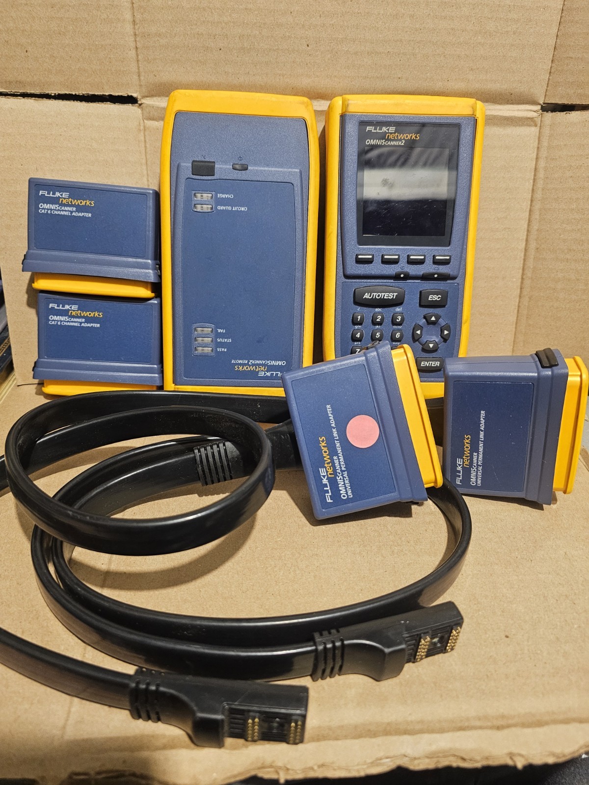 Fluke Networks OMNIScanner 2 Cat5 Cat5e Cat6 Certifier Tester Cable Analyzer V