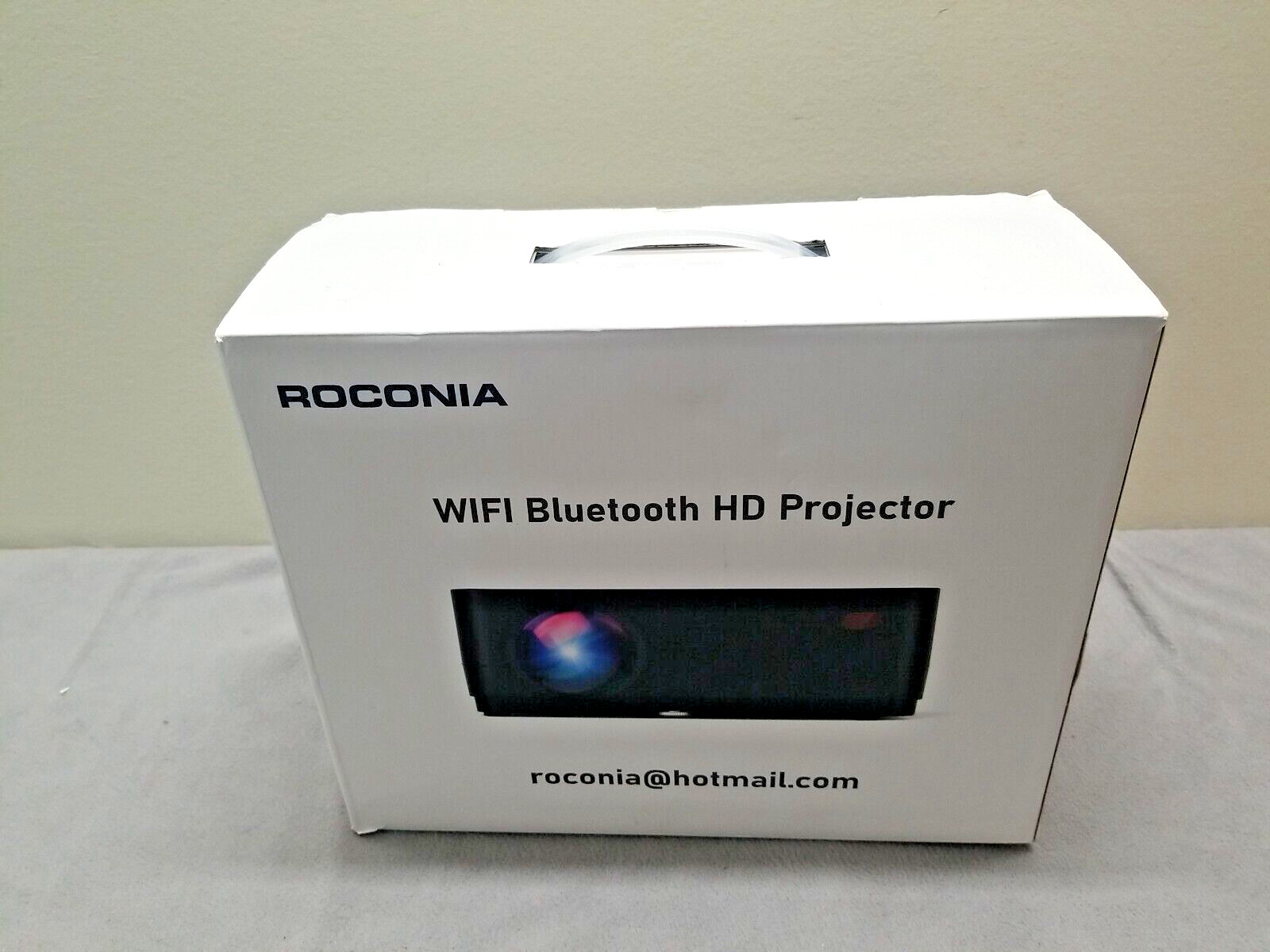 Roconia WIFI Q6 Bluetooth HD Projector New (B11)