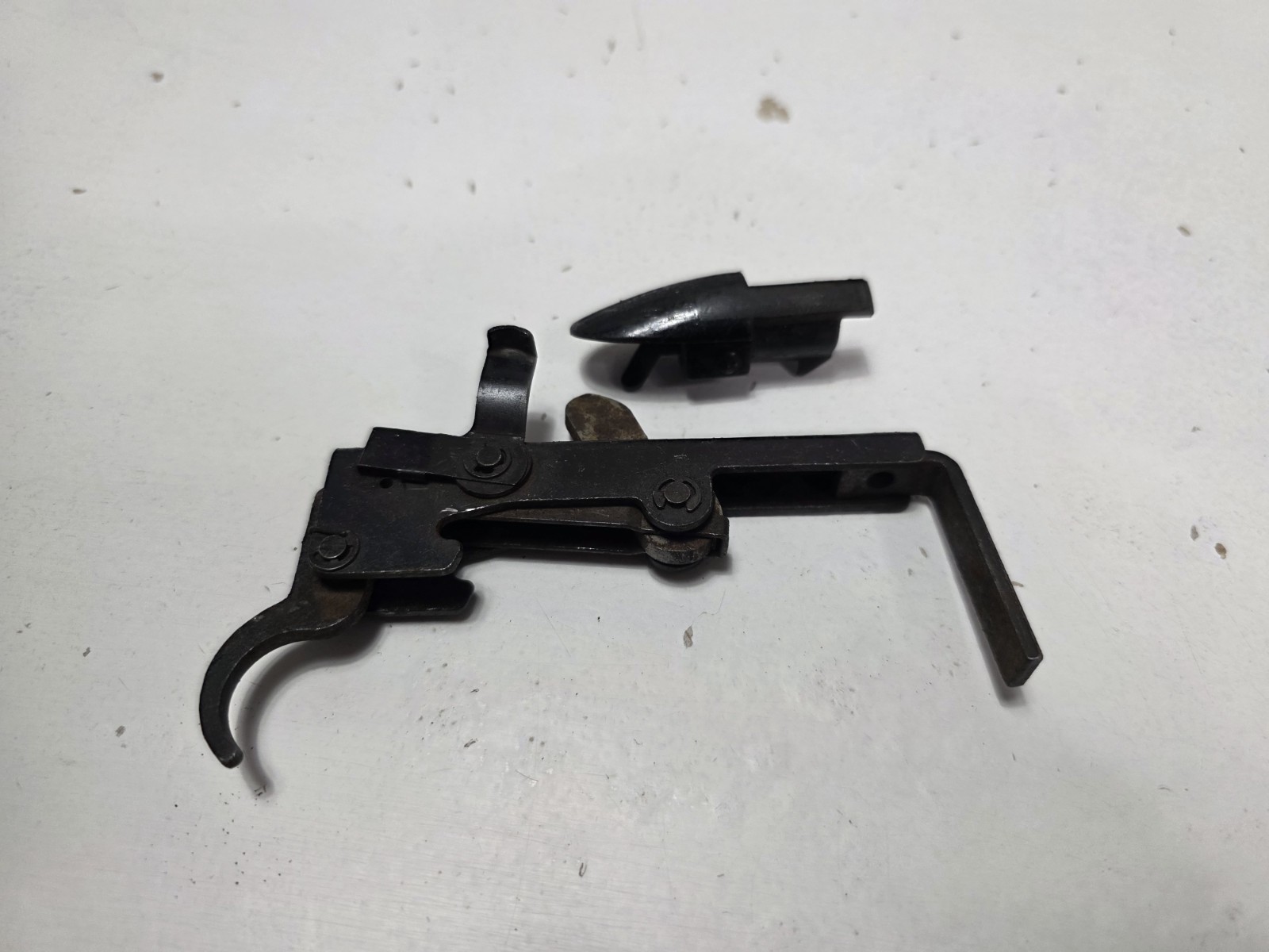 MOSSBERG 341 .22 RIFLE - COMPLETE TRIGGER ASSEMBLY Plug