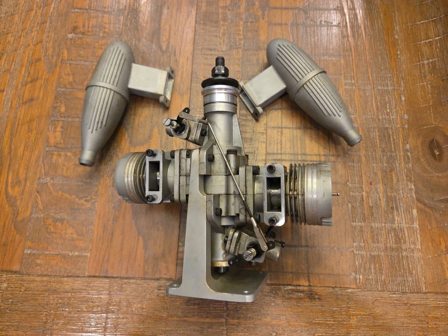 FOX Twin 120 RC 20cc 1.2 cu Opposed Twin Vintage Engine