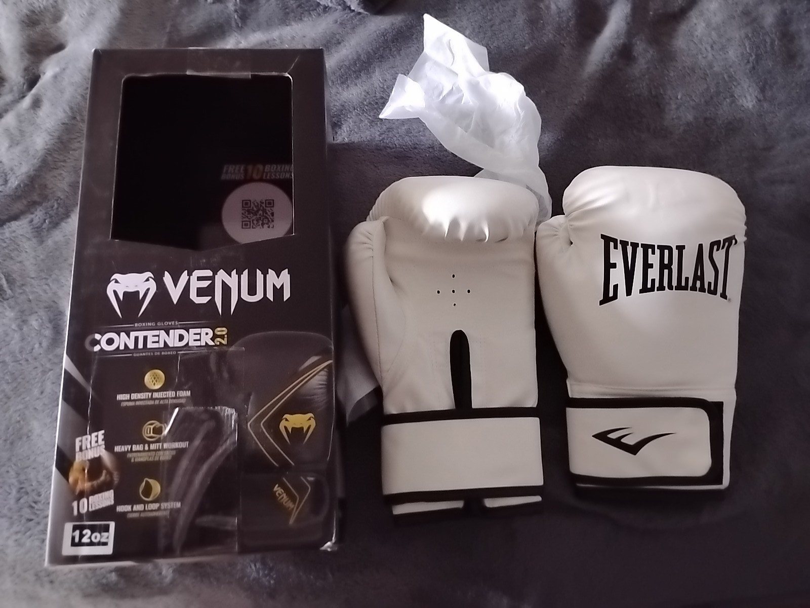 Venum Contender Training Boxing Gloves 12 oz - WHITE ( EVERLAST) NEW