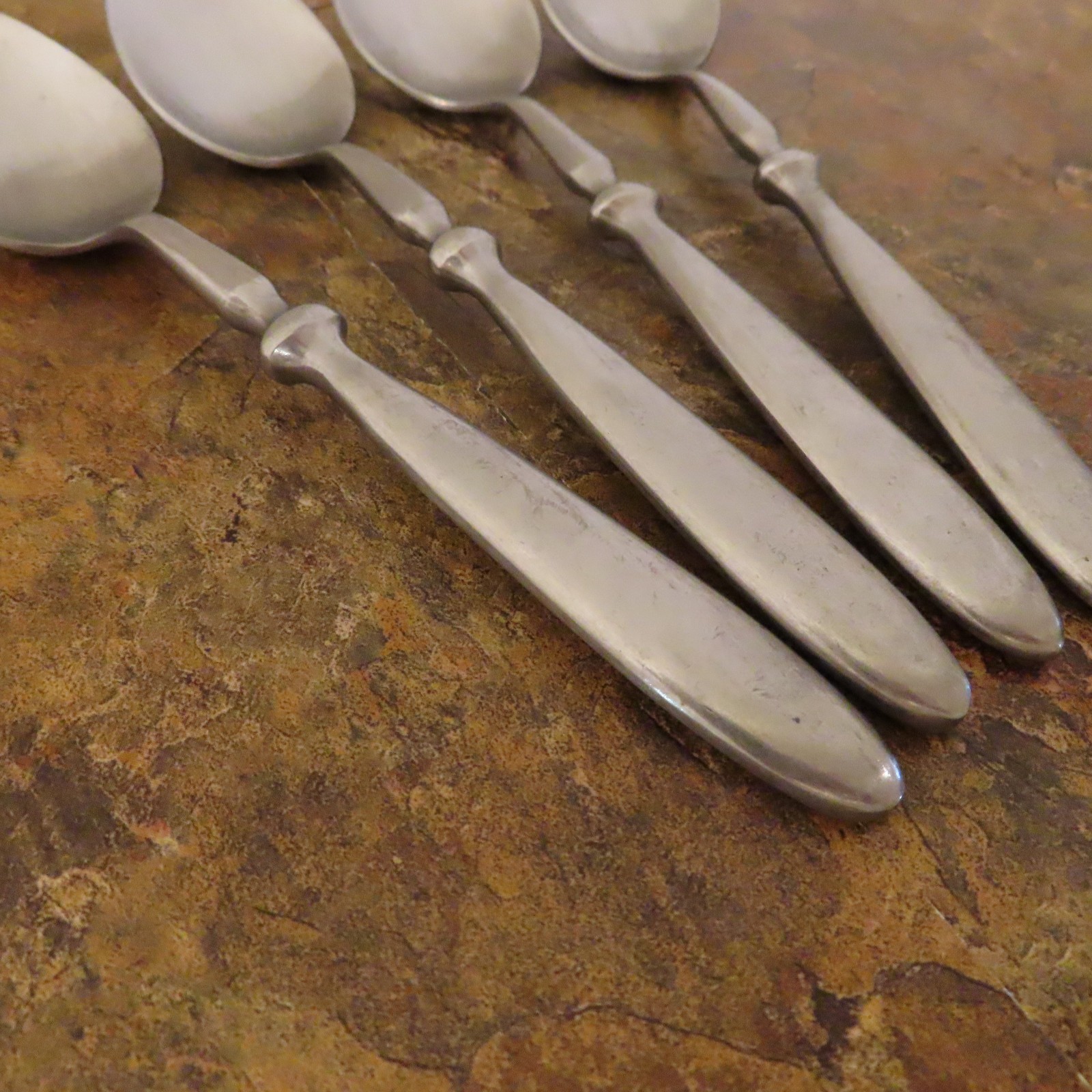 Hampton Bistro Set of 4 Teaspoons Spoons Silversmiths Stainless Flatware Lot E