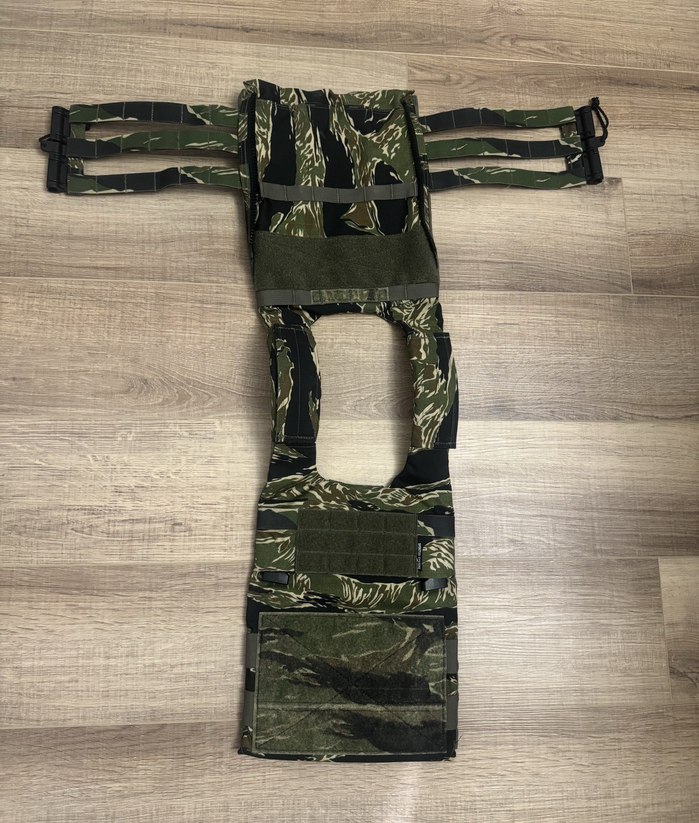 Discontinued Spiritus Systems Vietnam/Jungle Tiger Stripe LV-119 Plate Carrier