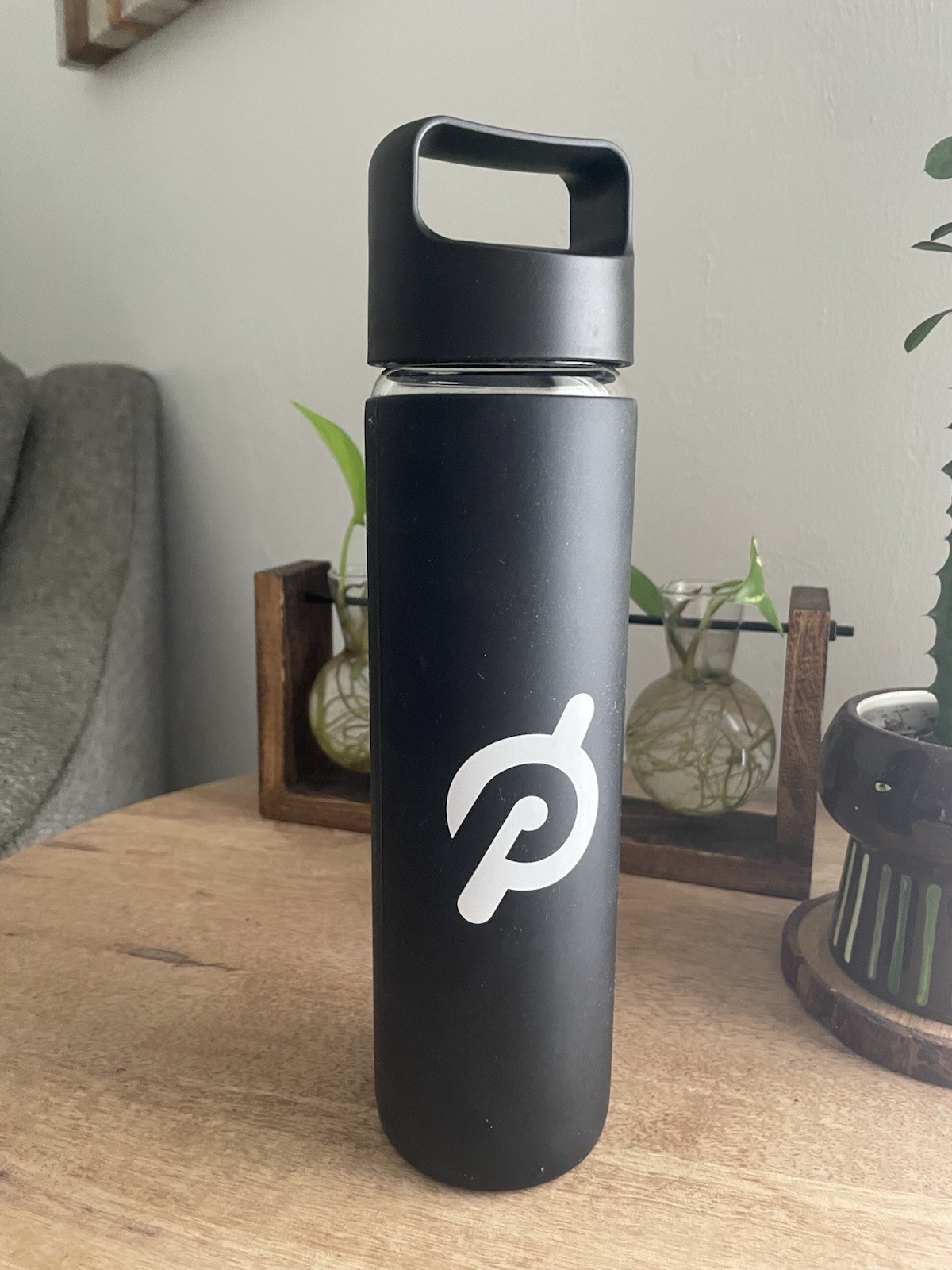 Black PELOTON Glass Water Bottle w/ Silicone Non-Slip Grip 16 oz
