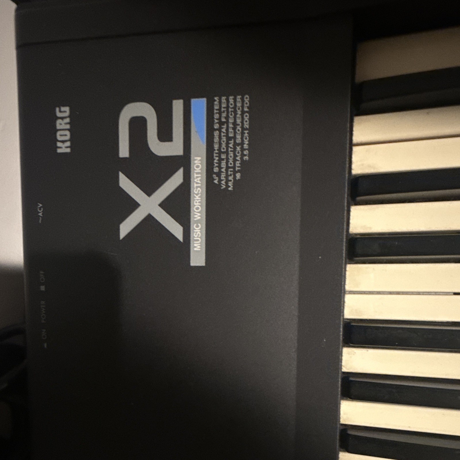 Korg X2 88-Key Workstation Keyboard Semi-Weighted Touch Sensitive w/Case