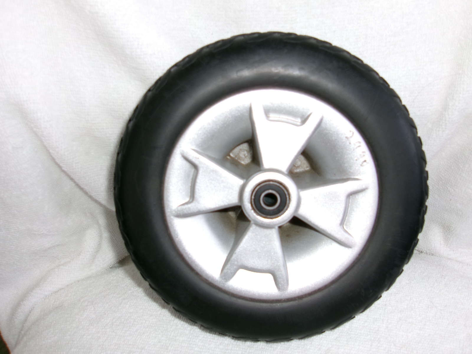 8 X 2.5 Front Wheel 4 Spokes for 3-Wheeler Only Victory 9.2 # 2990