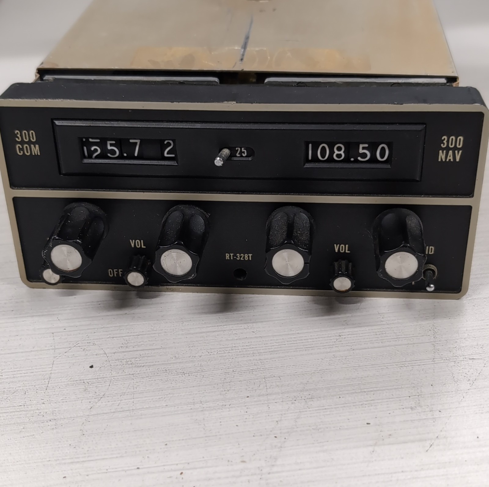 RT-328T P/N: 43340-1124 NAV/COM