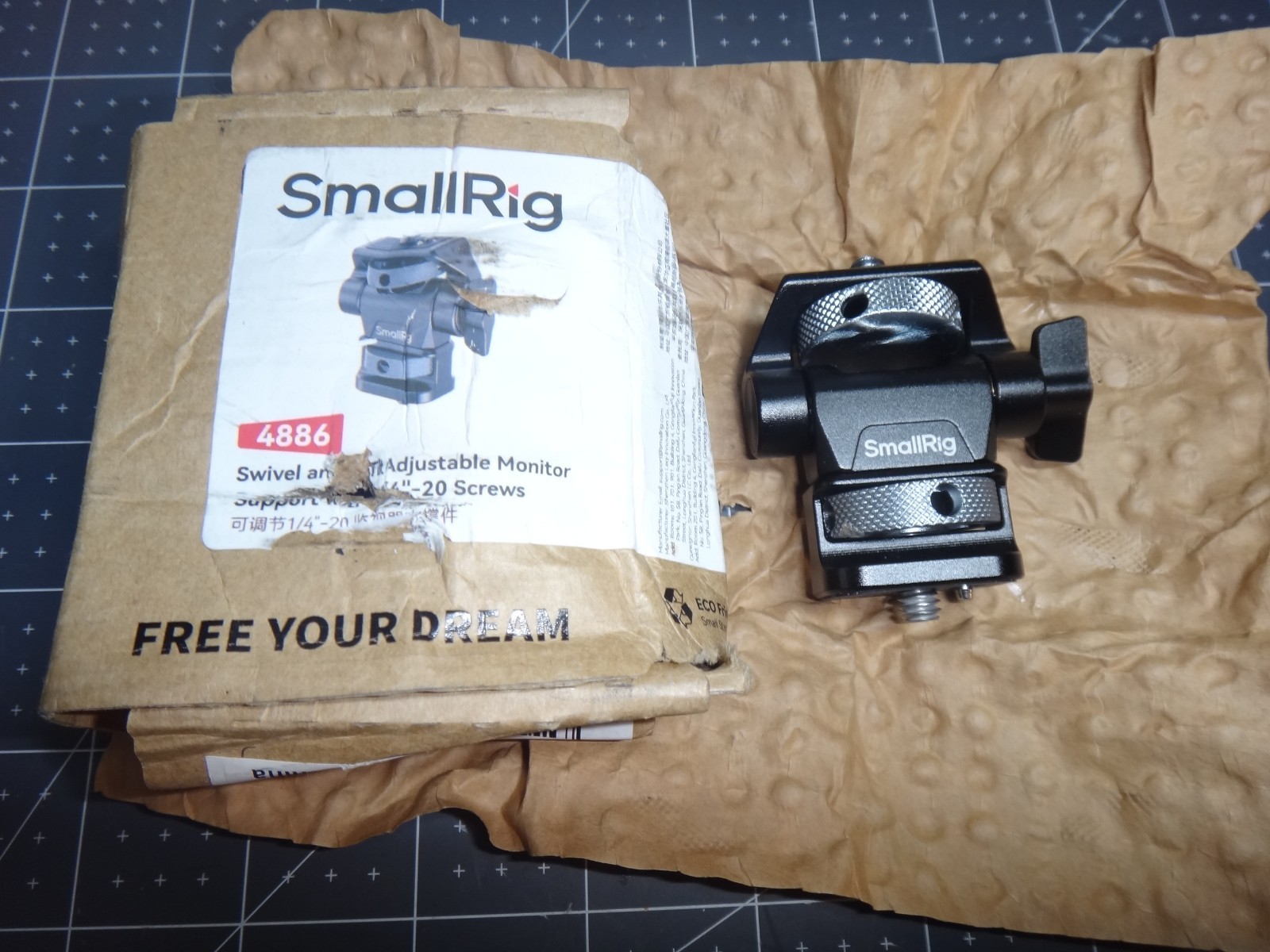 SmallRig 4886 Camera Monitor Mount, 360° Swivel and 180° Tilt Monitor Holder