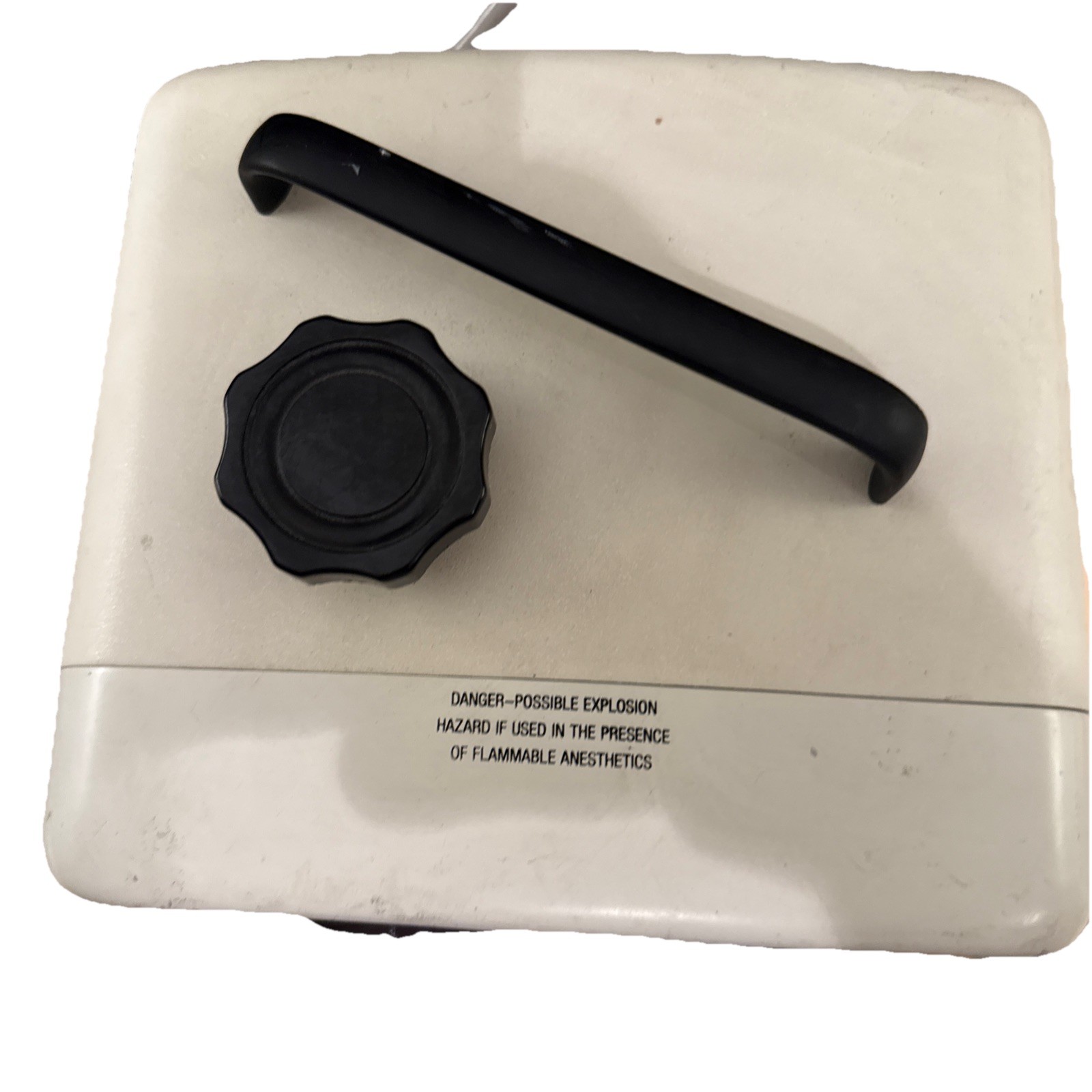 Quadrilite 6000 Fiber Optic Light Source / Surgical Dental Light