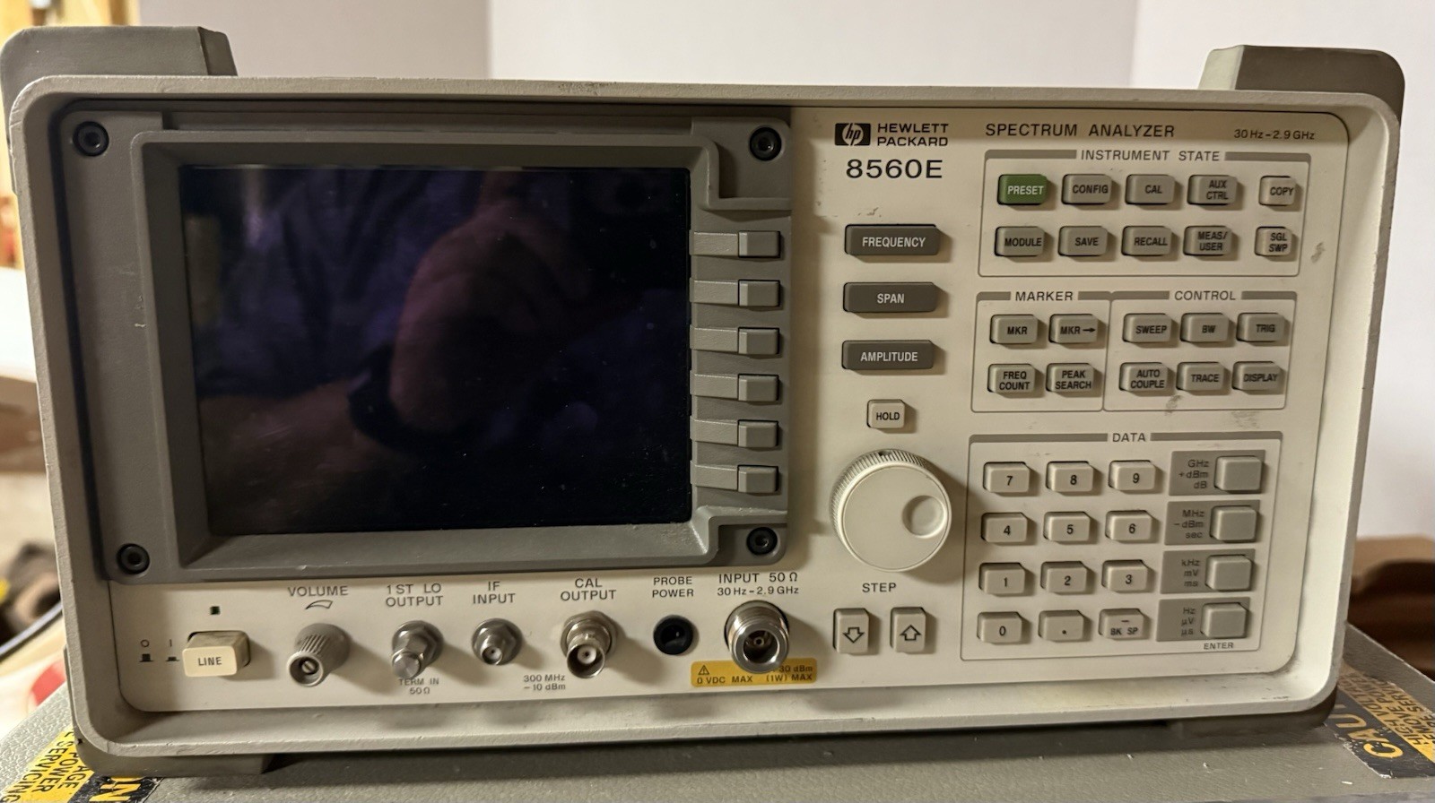 HP / Agilent 8560E 2.9GHz RF Spectrum Analyzer LCD Display READ