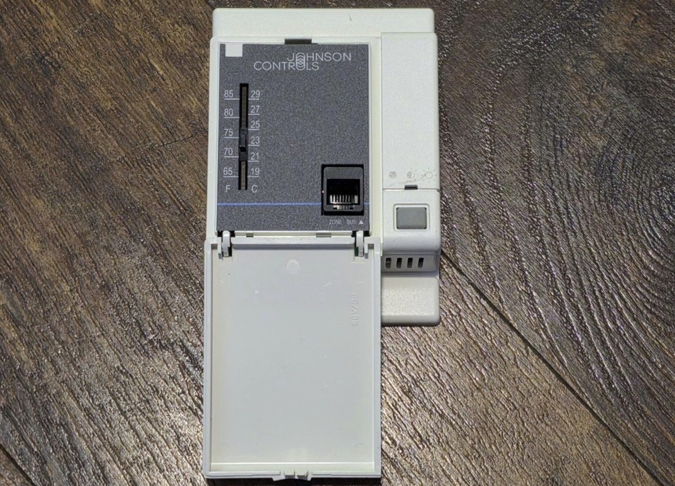 Johnson Controls NS-Series Network Room Sensor N2 Zone Bus Setpoint Slider