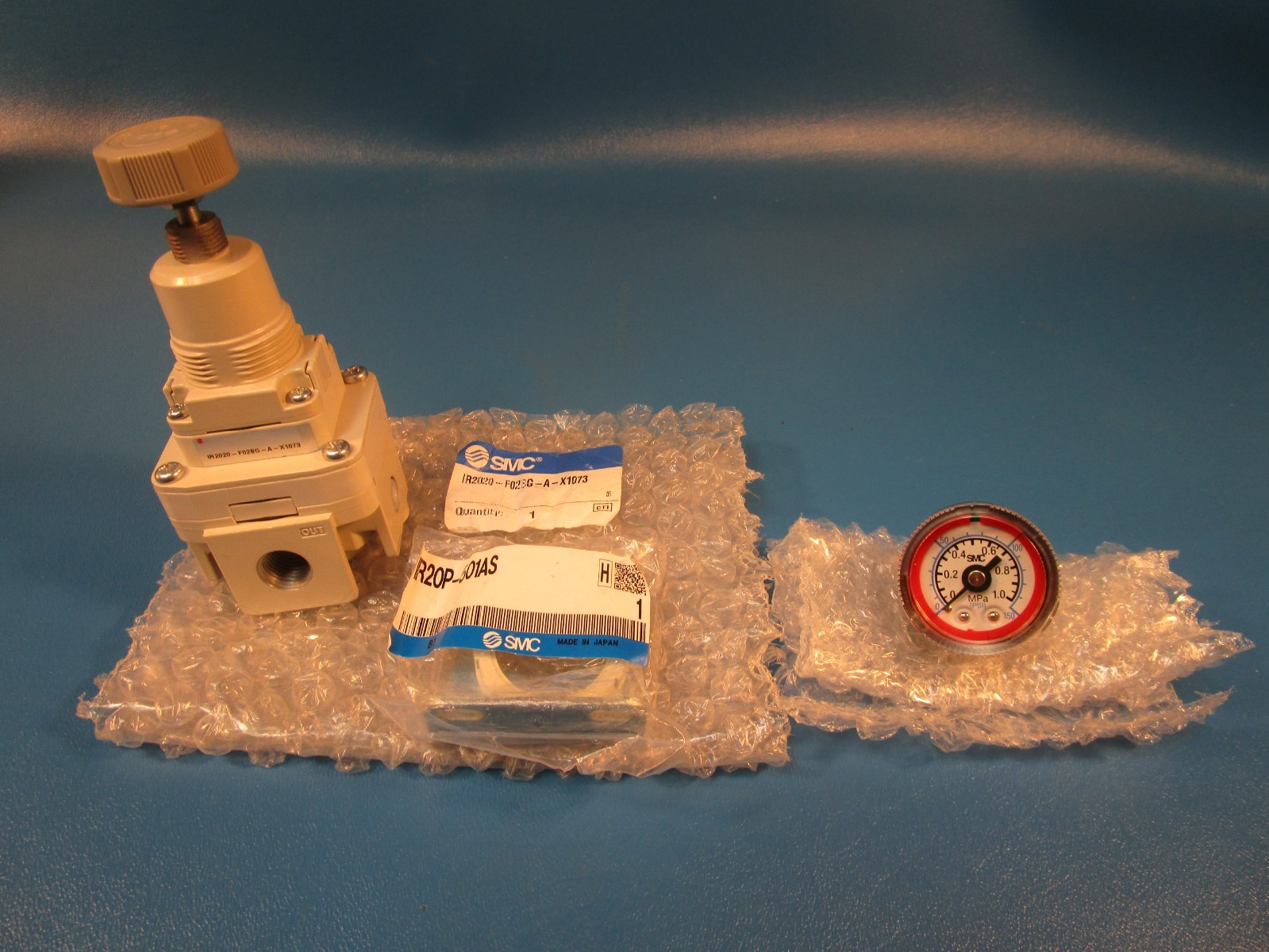 SMC IR2020-F02BG-A X1073, Precision Regulator, Inlet Port Size. 1/4 in Straight