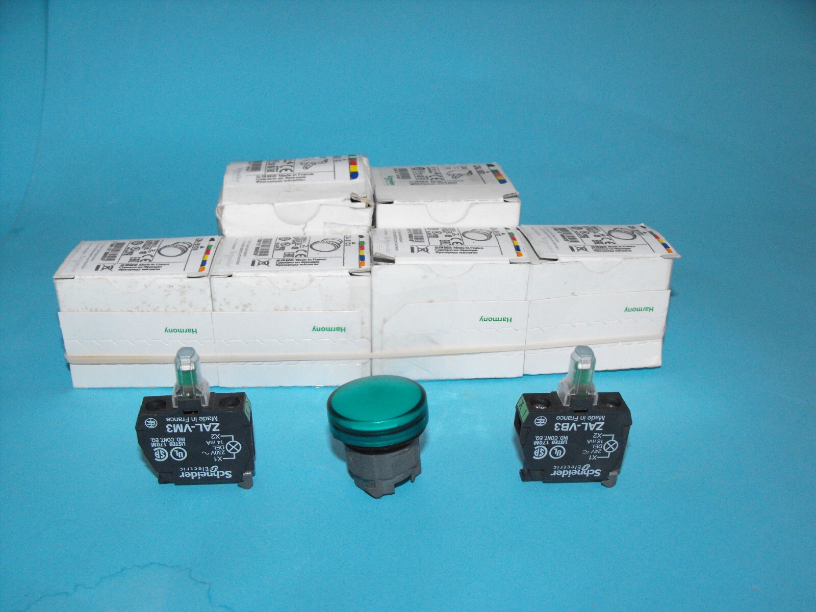 SCHNEIDER ELECTRIC ZB4BV03+ZAL-VB3+ZAL-VM3.Green luminous pilot head(LOT8PCS)NEW