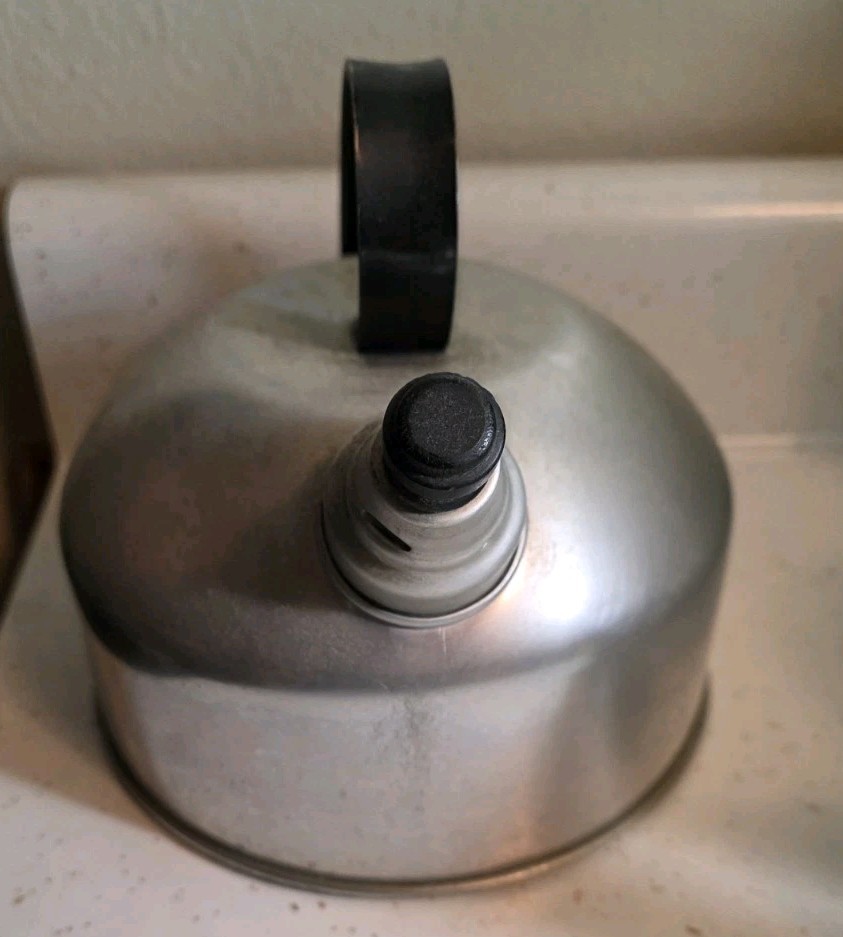 VINTAGE E.A. Co. ALUMINUM TEA KETTLE