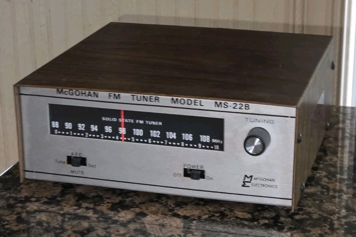 Vtg McGohan FM Radio Tuner Model MS-22B USA Made Brown Metal Cabinet ESTATE FIND