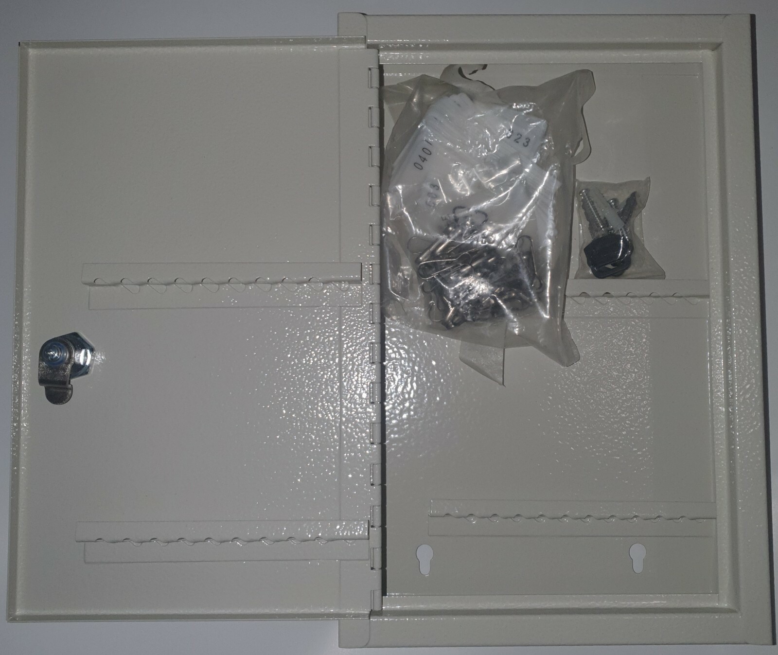 Key Box 33J869 40 Key Capacity Beige Powder Coated