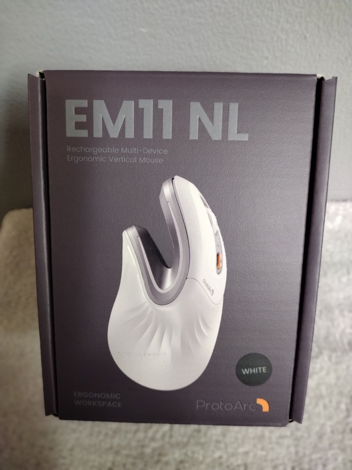 ProtoArc EM11 NL Ergonomic Vertical Wireless/Bluetooth Mouse 2400 DPI White