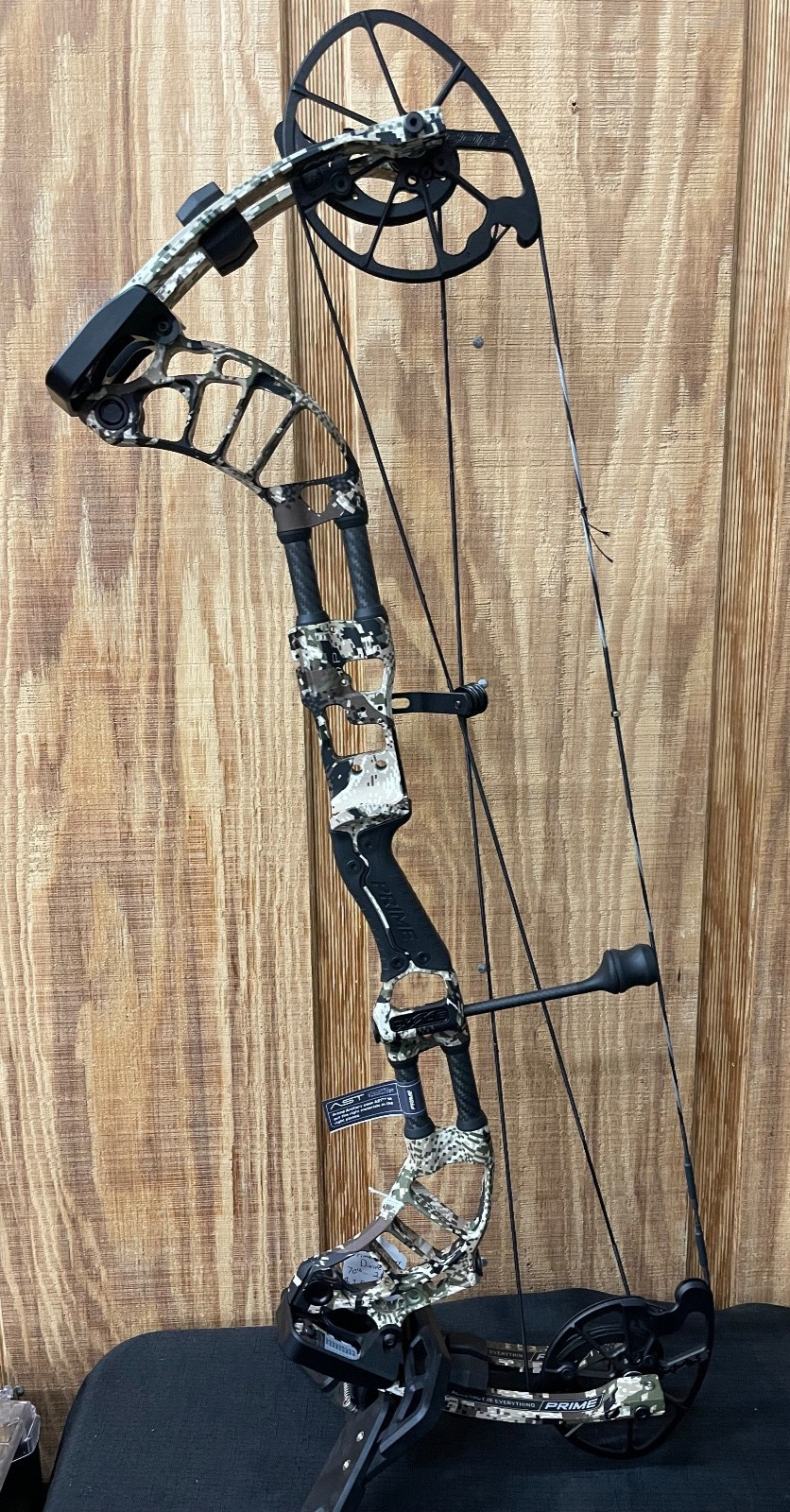 Prime Archery Divide 70lb 29" Optifade Shop Demo GREAT CONDITION