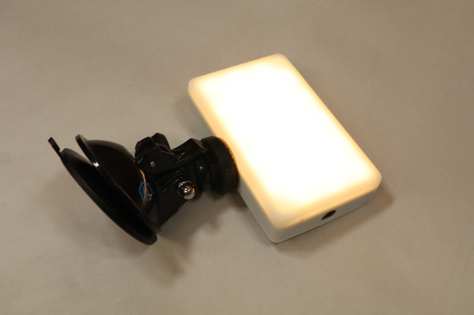 Lume Cube LC-PANELMINI1 5W Bicolor Panel Mini LED w/ Suction Cup Mount