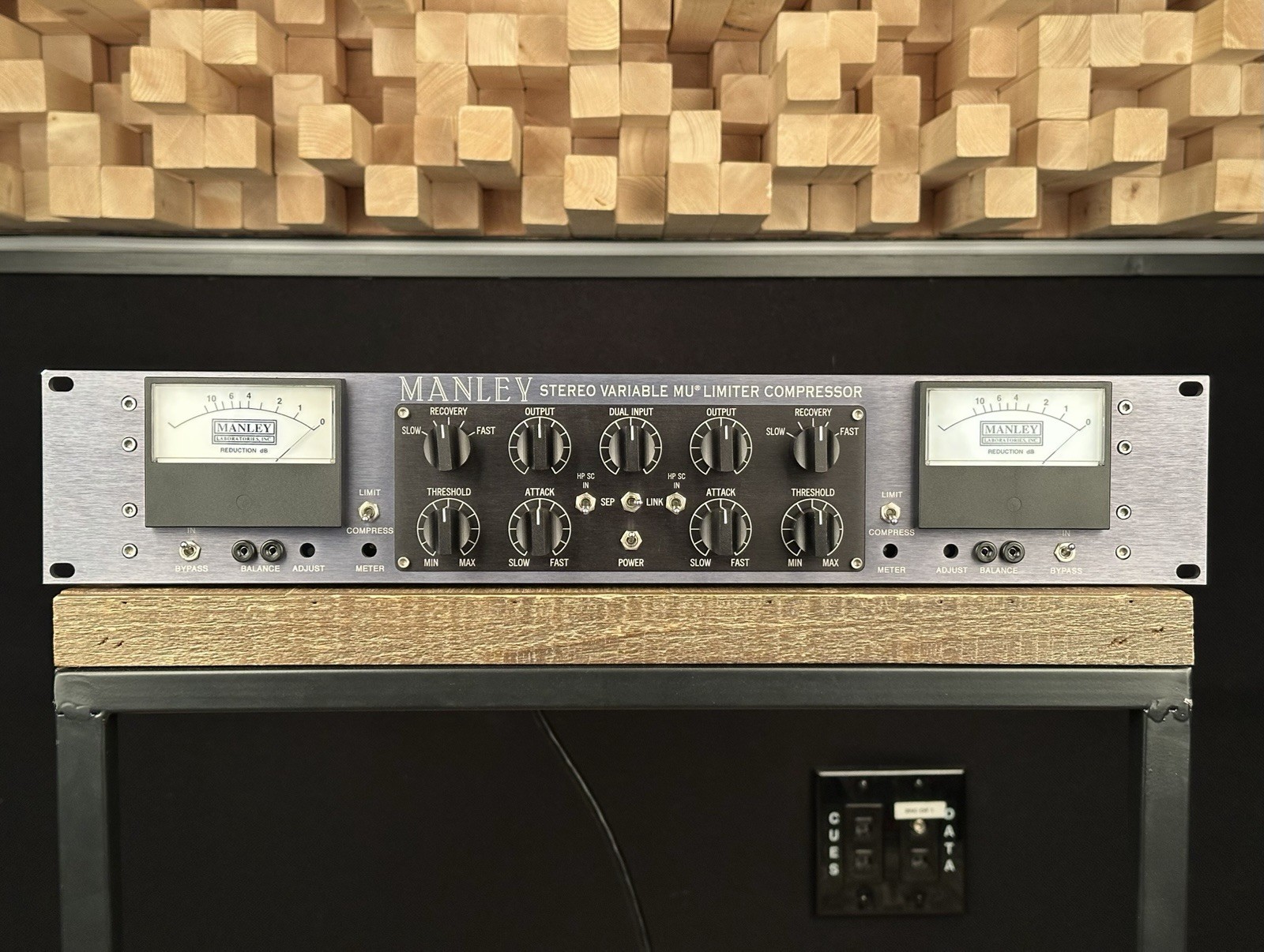 Manley Labs Variable MU Stereo Tube Compressor Limiter. HP Filter SC. Vari Mu