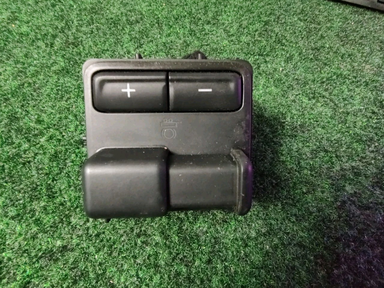 19-23 GMC SIERRA 1500 TRAILER BRAKE CONTROLLER SWITCH 84488395 With Pigtail 6S3