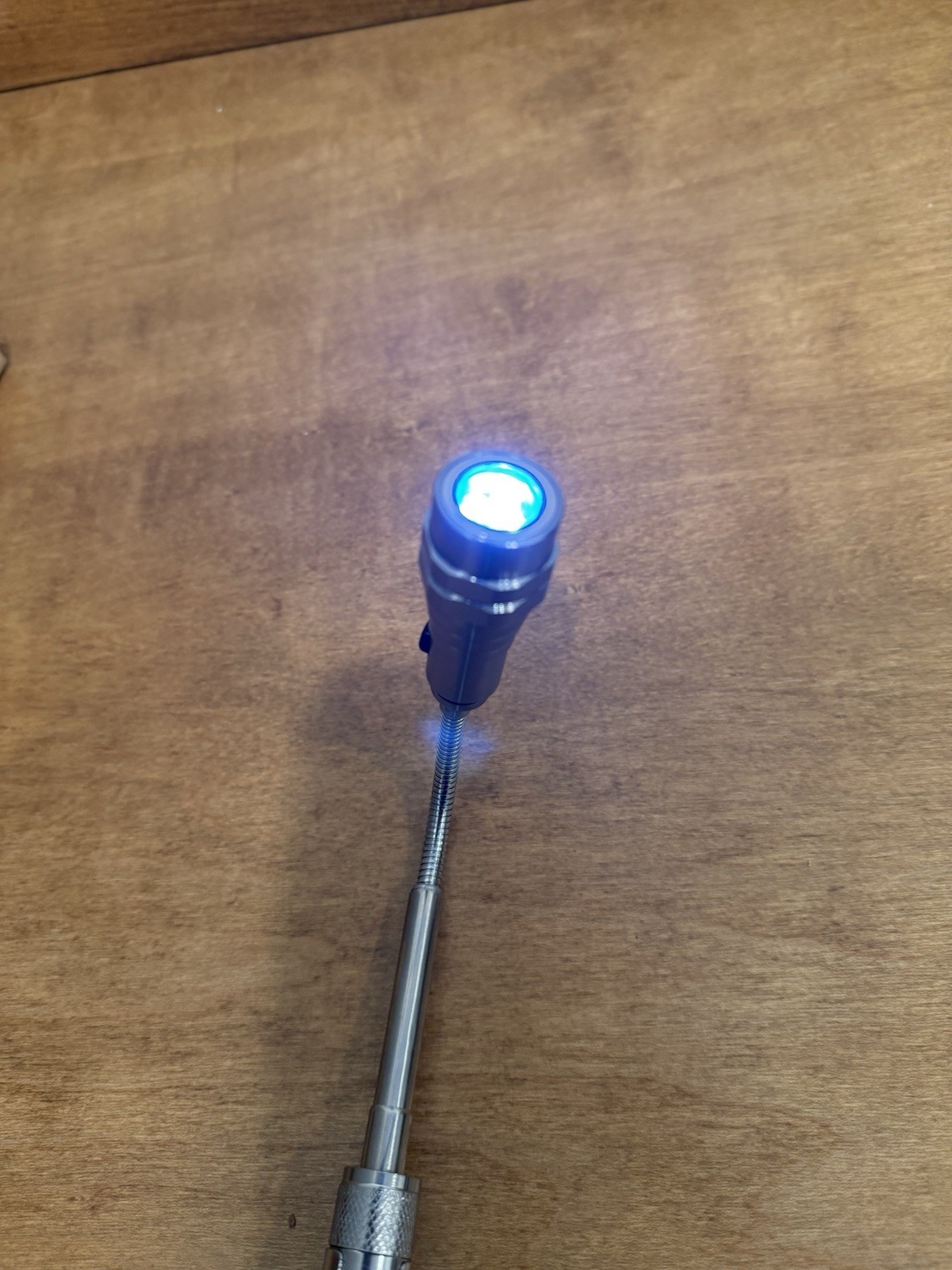 LED Flashlight & Magnetic 2' Extender Pick-Up Tool NIB telescoping Light Magnet