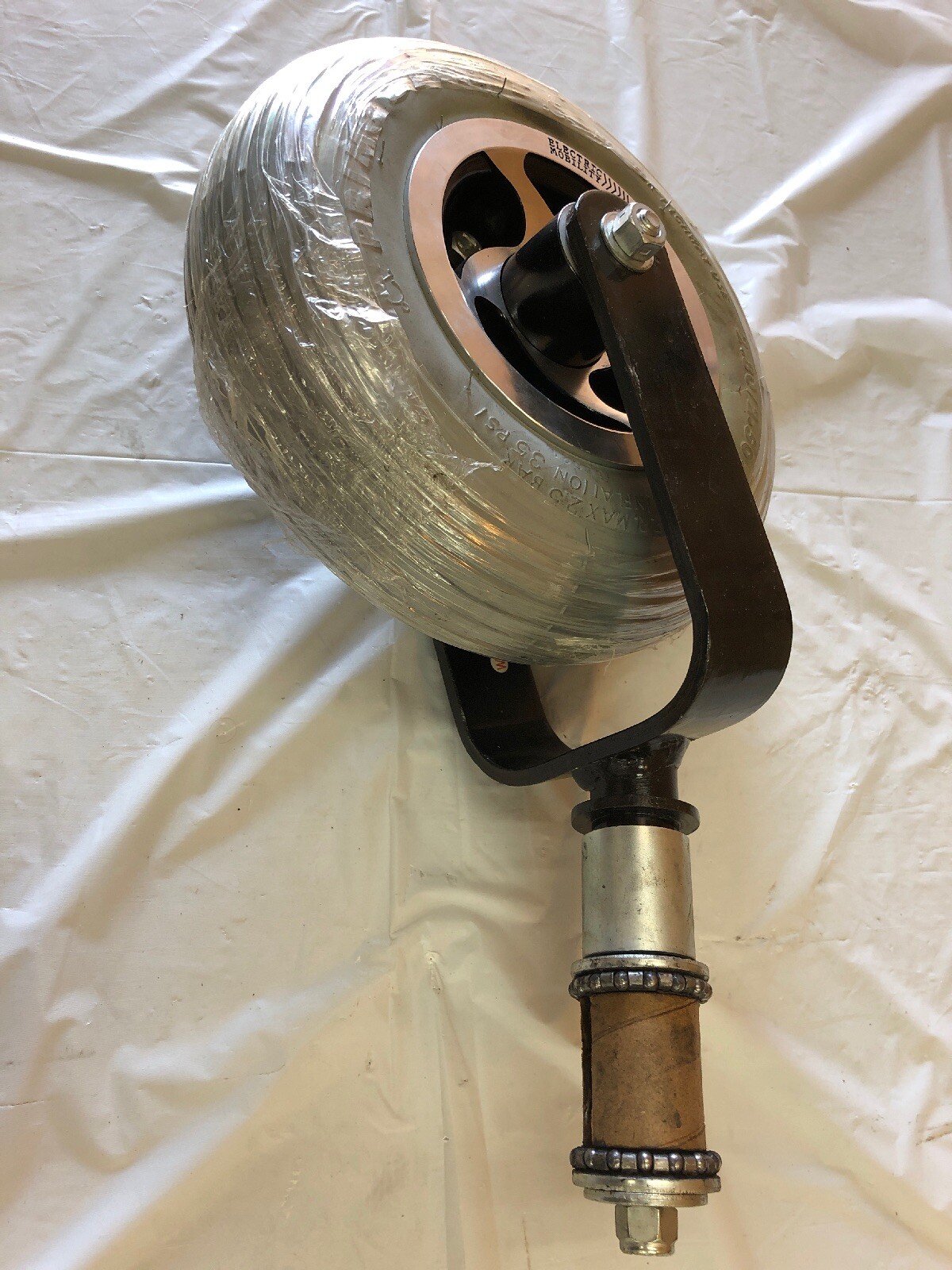 Rascal 600 Front Wheel Axle Asembly