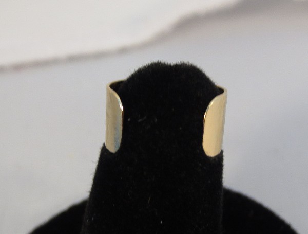 14KT GOLD PLATED DANGLE INITIAL G TOE RING IN A HAMMERED RING
