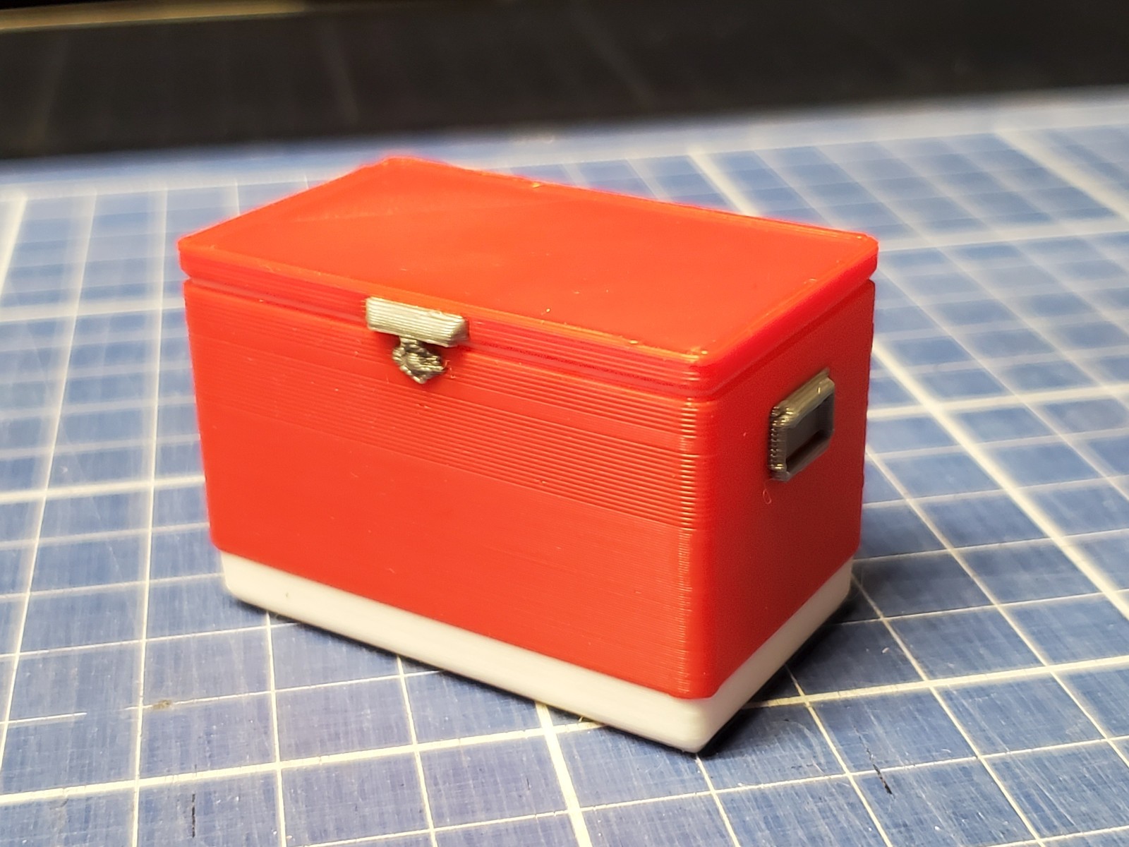 1:10 Scale Model Retro Coleman Cooler for RC Crawler Garage Accessories