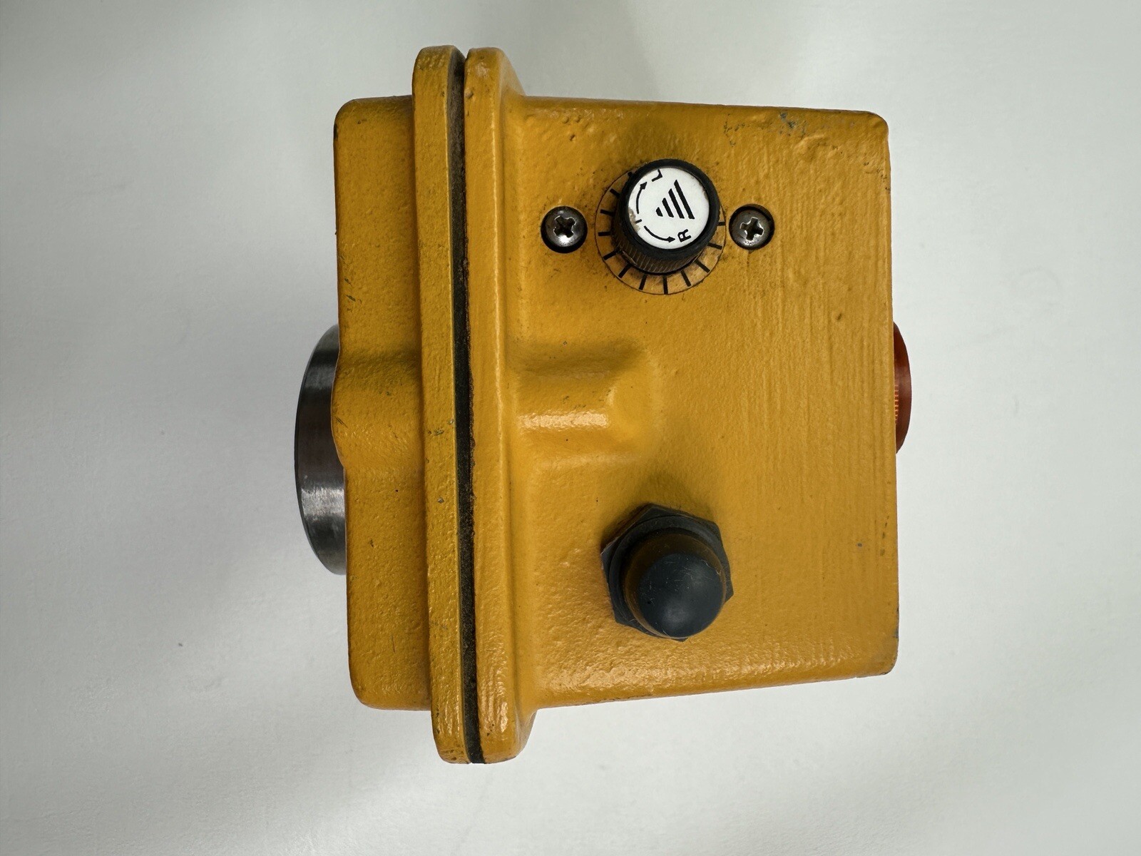 AGTEK 9010 3 Light Yellow Development Equipment FOR PARTS UNTESTED AS IS