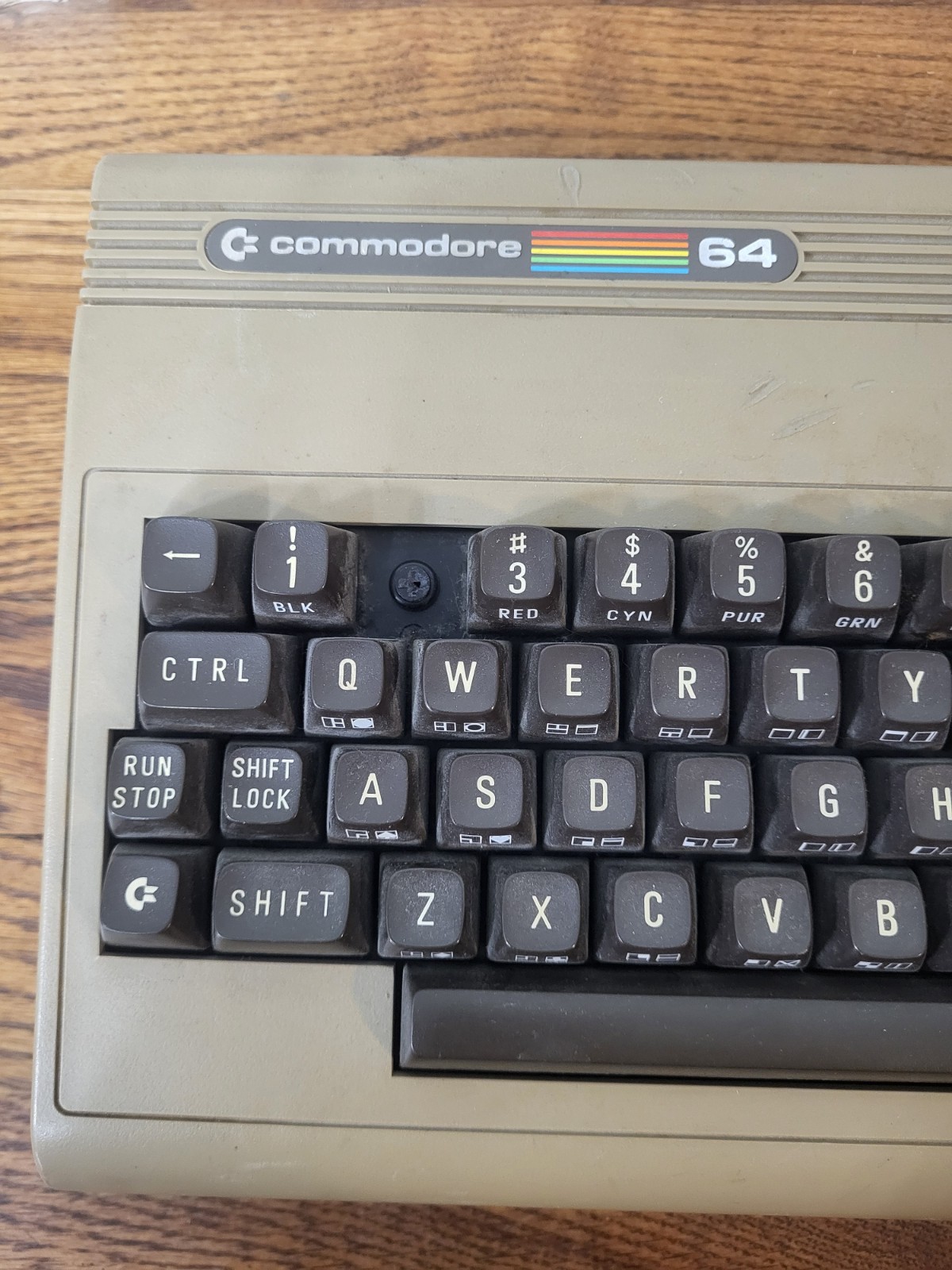 Commodore 64 Model C64 Breadbin Vintage Computer - READ Missing Key