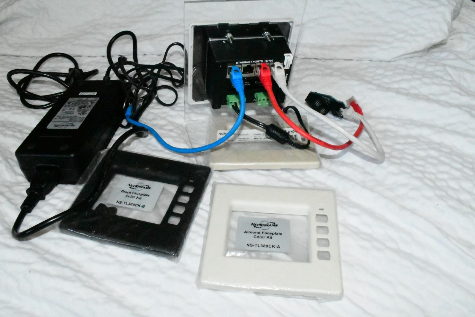Netstreams Touchlinx TL380 Touchscreen Controller VERY CLEAN W FACEPLATES W5a3