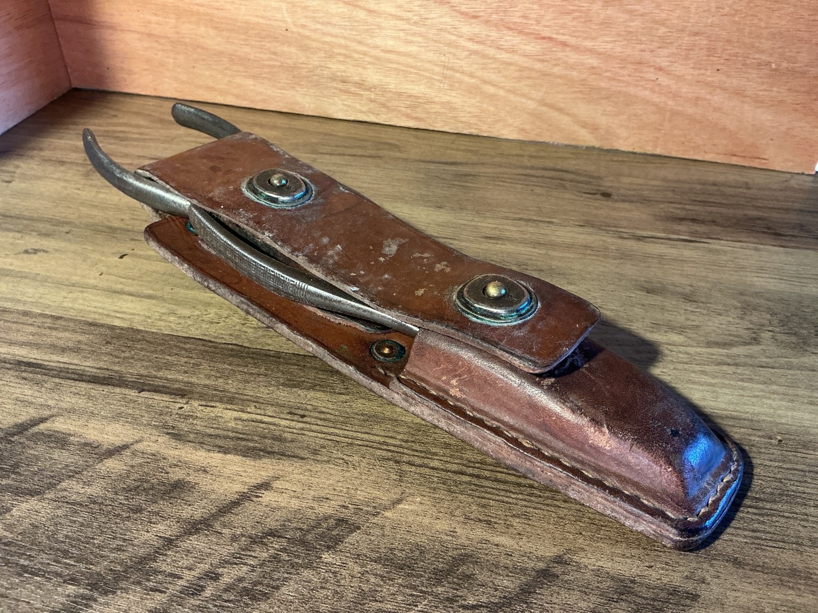 WW2 Type Leather Pouch Signal Corps US Army LinesMan Tool Holder Pliers Cutters